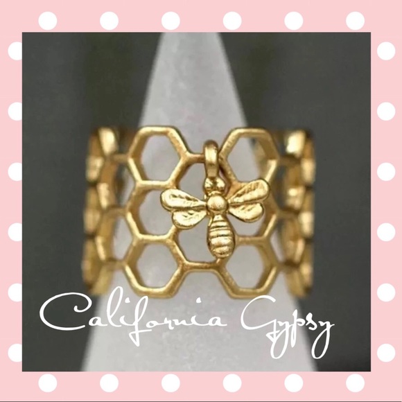 Honeycomb Bee Charm Ring 🐝 - Picture 3 of 9